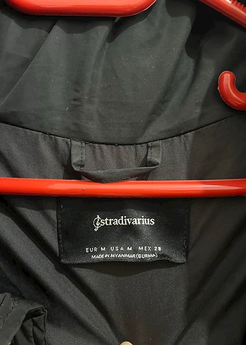 Stradivarius Siyah Kadın Kışlık Fermuarlı Mont - Görsel 2