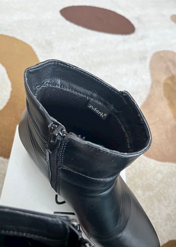 Polaris Parlak Siyah Deri Kadın Bot - Görsel 6