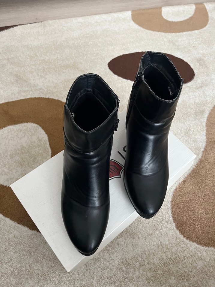 Polaris Parlak Siyah Deri Kadın Bot - Görsel 5