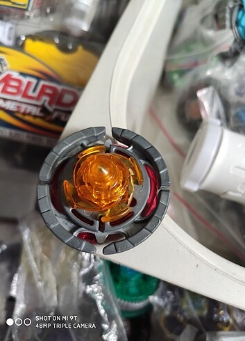  Beden Renk Beyblade 