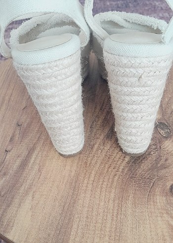 36 Beden beyaz Renk Beyaz Keten Dolgu Topuklu Sandalet