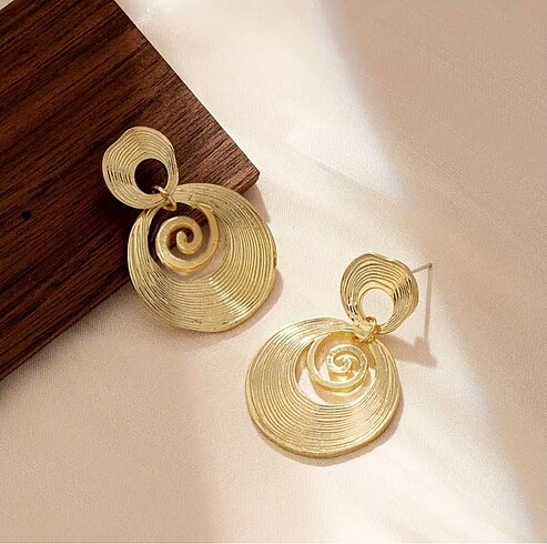 Gold Spiral Küpe