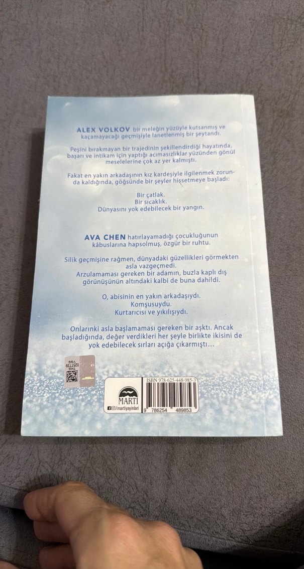 Çarpık Aşk - Ana Huang - Görsel 5