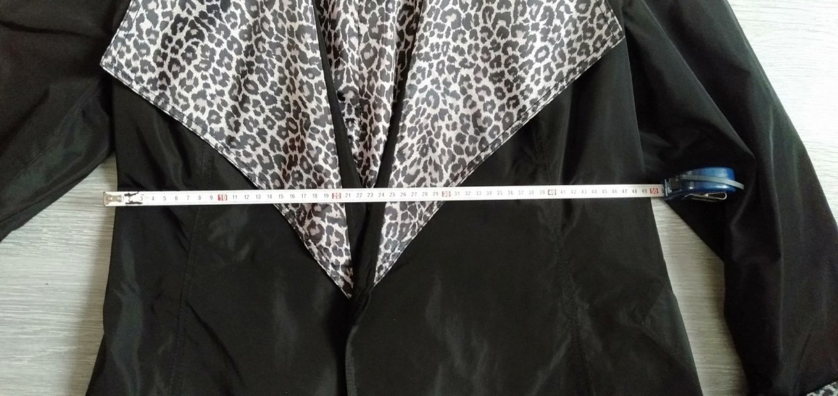 Leopar Desenli Siyah Uzun Kadın yağmurluk - Görsel 3