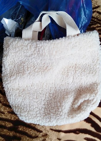 Beyaz Peluş Detaylı Kadın El Çantası - Görsel 2