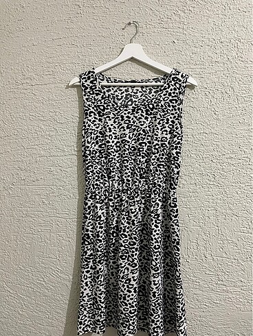 Leopar desenli elbise