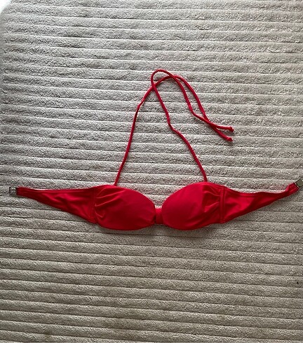 Bikini üstü