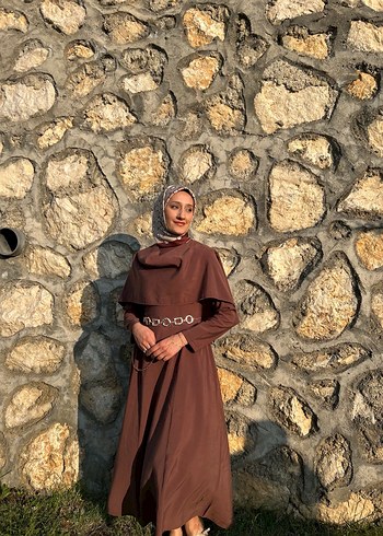 Pelerinli Bohem Tarz Uzun Kahverengi Elbise - Görsel 3