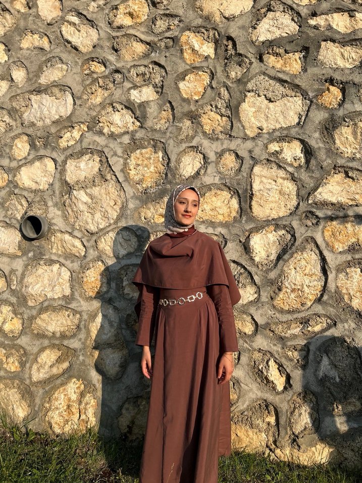 Pelerinli Bohem Tarz Uzun Kahverengi Elbise - Görsel 2