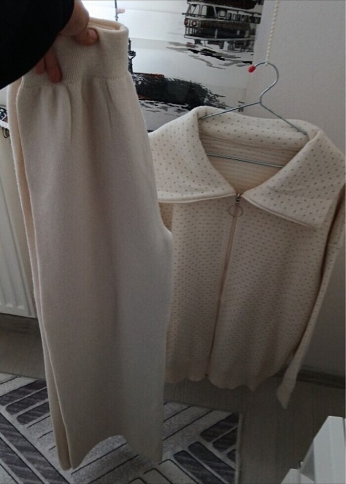 Krem pul görünümlü triko takım - Görsel 2