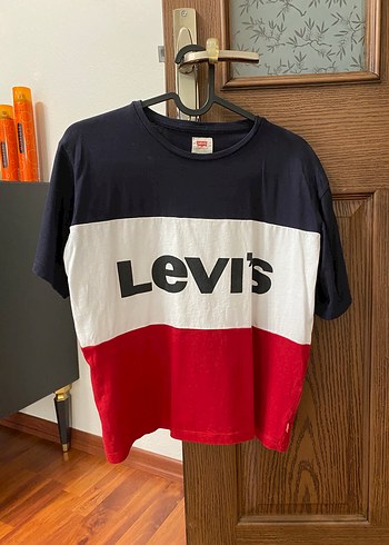 Levi's Kadın Kısa Kollu Tişört