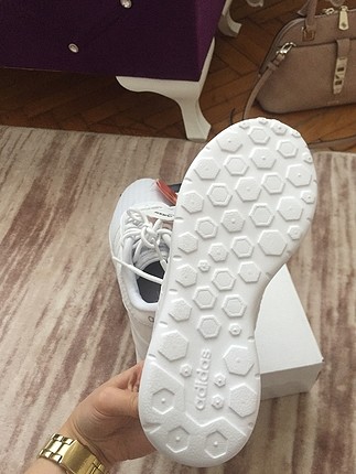 37 Beden beyaz Renk Adidas yeni etiketli ayakkabı
