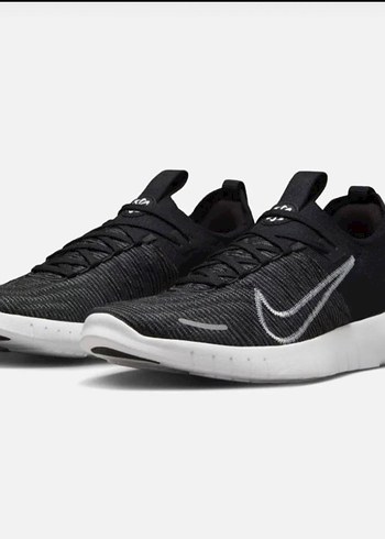 Nike Siyah Bağcıklı Kadın Spor Ayakkabı