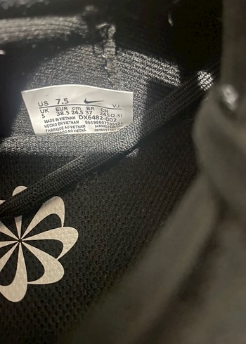 37,5 Beden Nike Siyah Bağcıklı Kadın Spor Ayakkabı