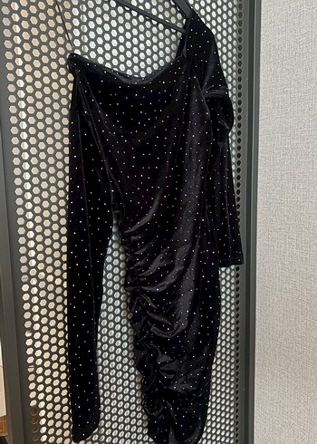 Koton Siyah Asimetrik Yaka Taşlı Kadife Elbise - Görsel 7