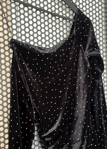 Koton Siyah Asimetrik Yaka Taşlı Kadife Elbise - Görsel 9