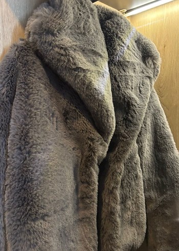 Gri Kapüşonlu Kadın Peluş Mont - Görsel 3