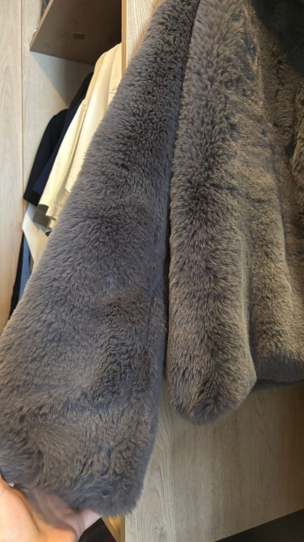 Gri Kapüşonlu Kadın Peluş Mont - Görsel 5