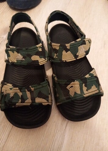 Adidas sandalet