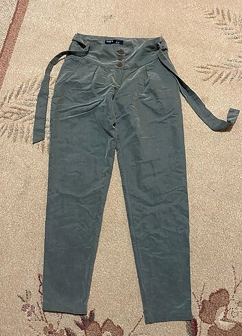 Yeşil kumaş pantolon