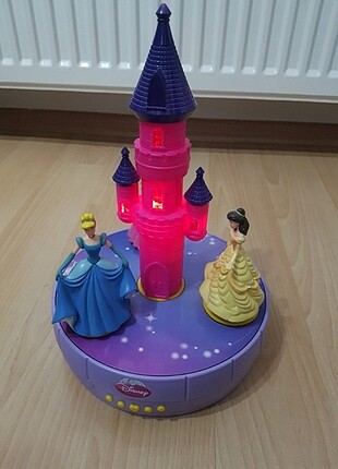 Disney Masal Anlatan Şato