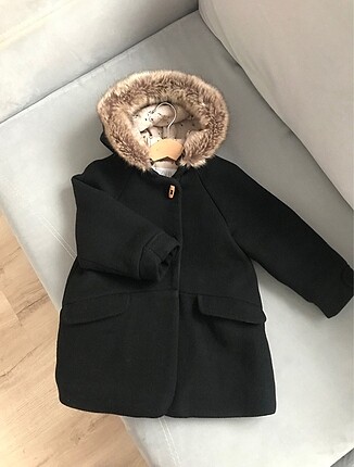 Zara yün içerikli kaşe kaban