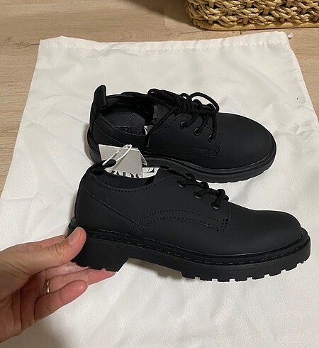 32 Beden siyah Renk Zara ayakkabı