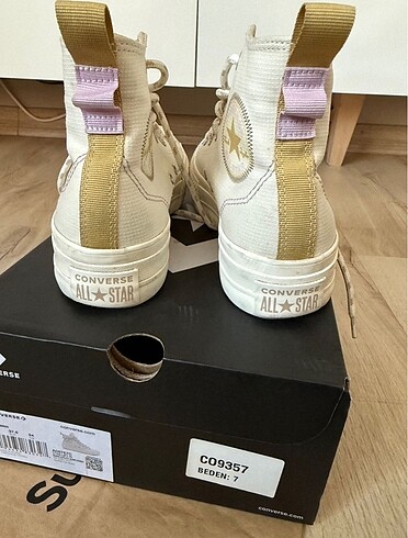 37,5 Beden ten rengi Renk Converse orijinal