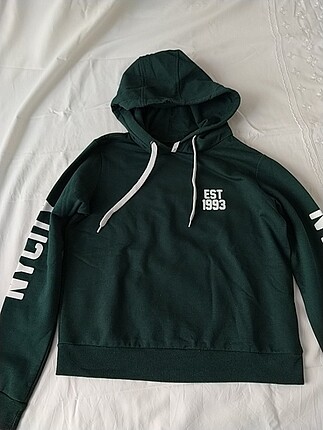 Sweatshirt kısa Bedeni 11-12 yaş kız çocuğu için uyg
