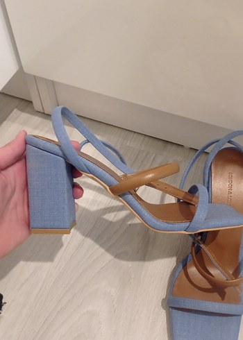 Y-London Mavi Denim Tokalı Blok Topuklu Kadın Sandalet