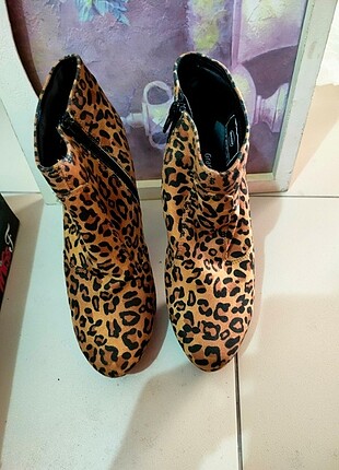 Deichmann Leopar bot