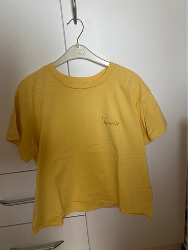 Sarı tshirt