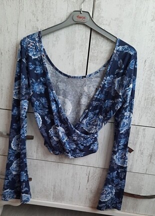 İspanyol kol kruvaze yaka crop bluz