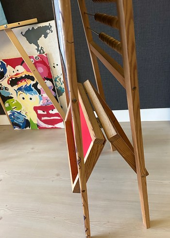 Kırmızı Çocuk Tahtası ve Raflı Ahşap Stand - Görsel 9