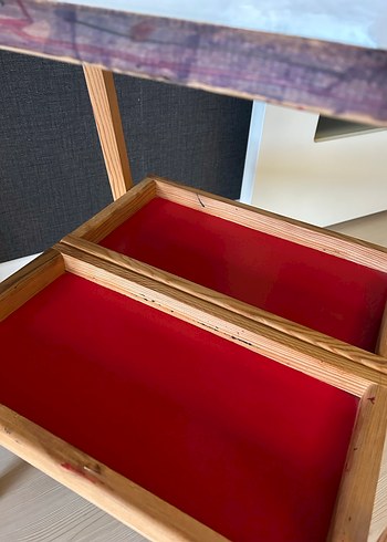 Kırmızı Çocuk Tahtası ve Raflı Ahşap Stand - Görsel 5