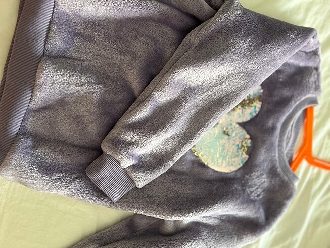 6 Yaş Beden mor Renk H&M peluş sweatshirt 6.7 yaş