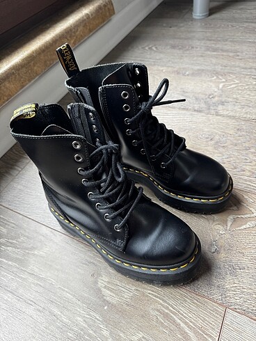 37 Beden DR.MARTENS BOT