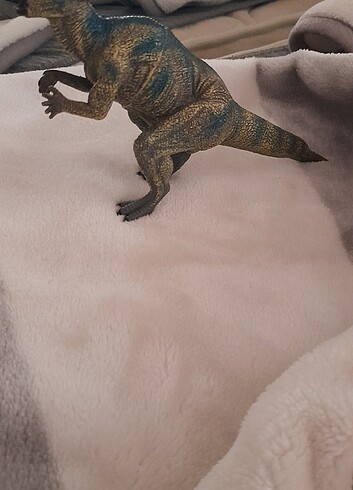 Dinozor karakter oyuncak 22 cm 