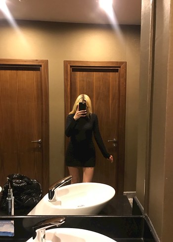 Sırt dekolteli elbise - Görsel 4