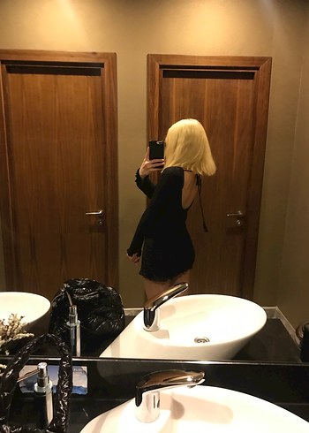 Sırt dekolteli elbise - Görsel 2