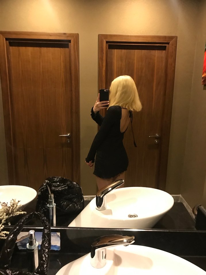 Sırt dekolteli elbise - Görsel 2