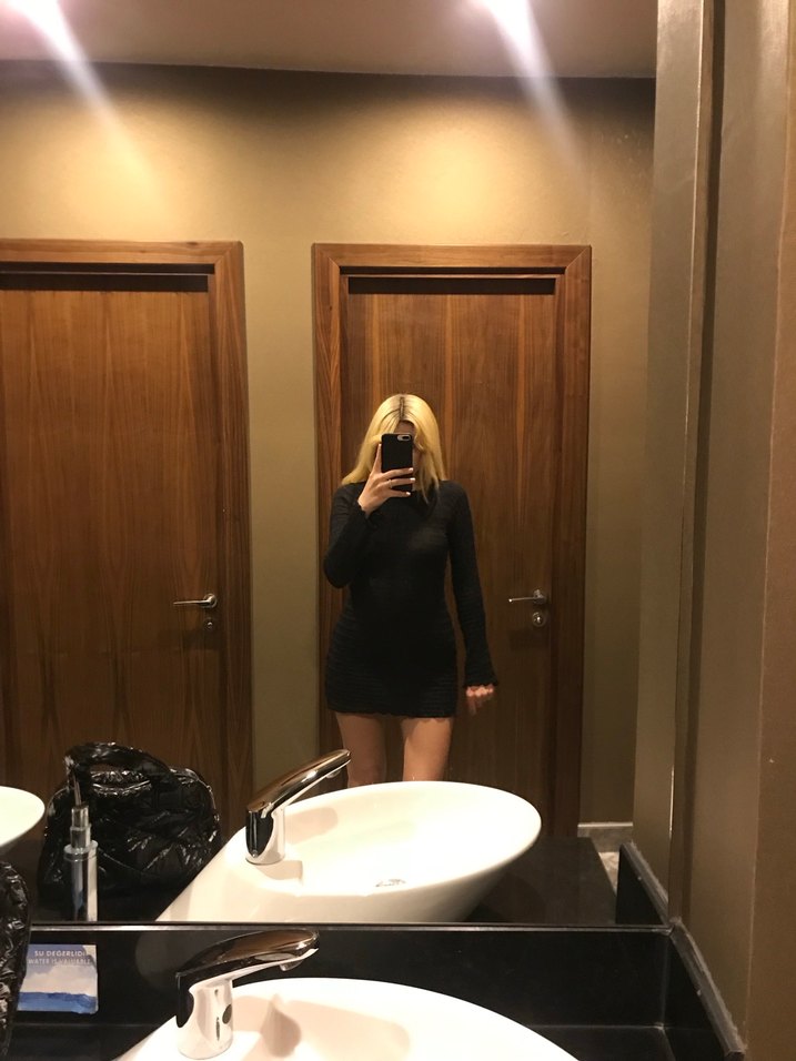 Sırt dekolteli elbise - Görsel 5