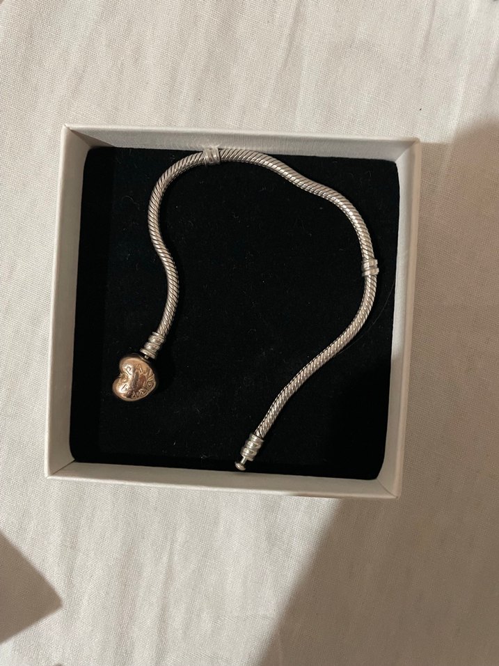 Pandora Zincir Detaylı Yılan Desenli Bileklik - Görsel 2