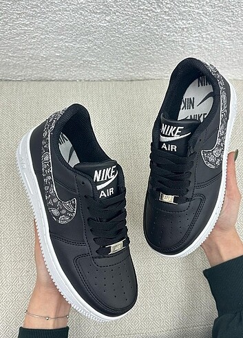 Nike Air ayakkabı 