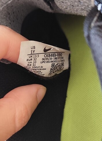 32 Beden siyah Renk Nike krampon 