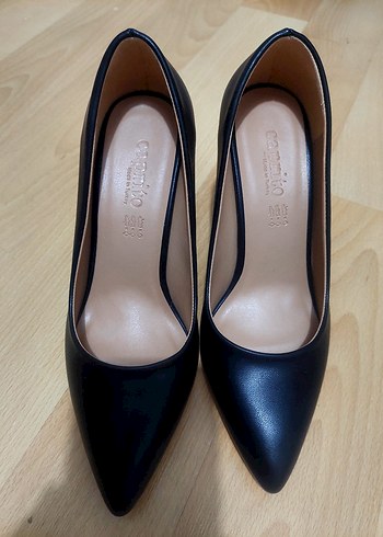 Siyah Stiletto Topuklu Kadın Ayakkabı