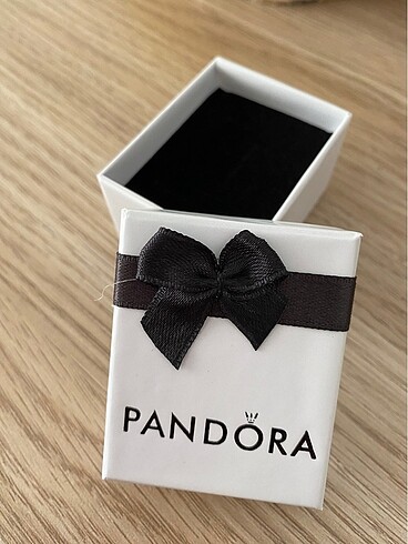 Pandora Charm kutusu