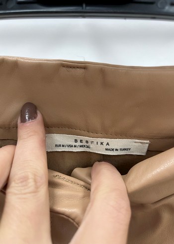 Kadın Bej Mini Deri Şort - Görsel 2