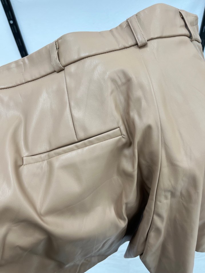 Kadın Bej Mini Deri Şort - Görsel 3