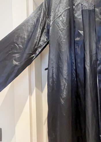 Uzun Siyah Nakışlı Gotik Kadın Sabahlık - Görsel 2